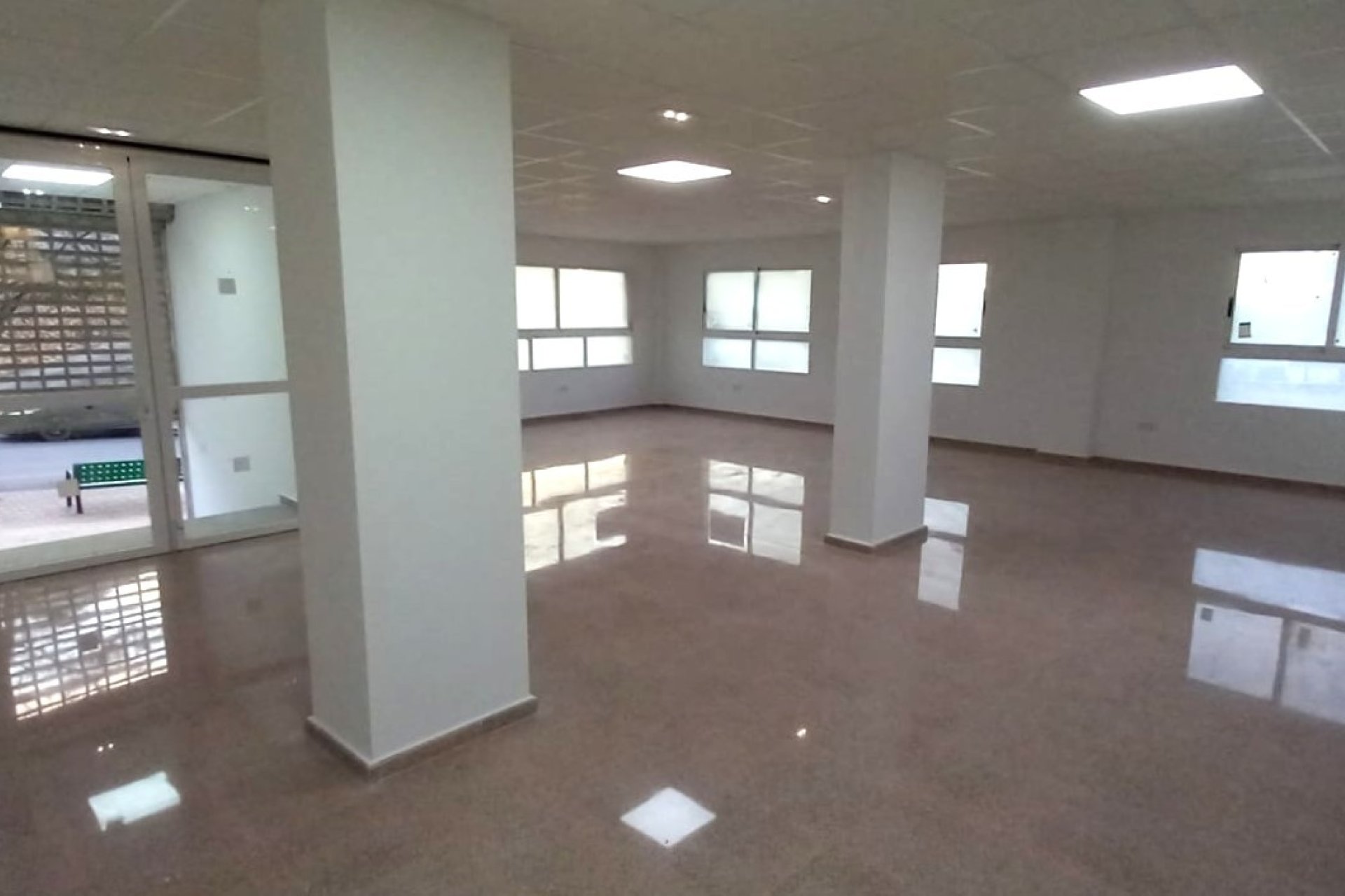 Alquiler a largo plazo - Local  -
Callosa De Ensarrià