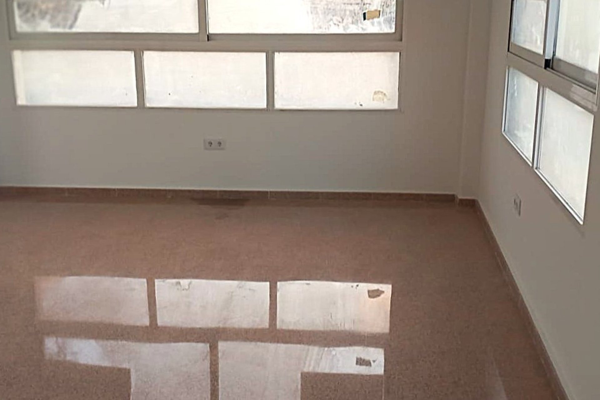 Alquiler a largo plazo - Local  -
Callosa De Ensarrià