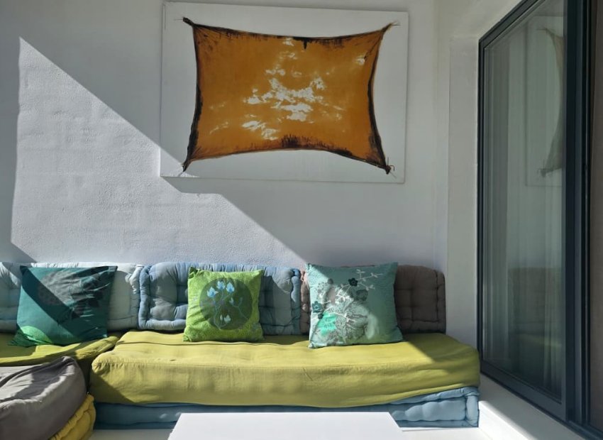 Balcón - Piso en venta en Benidorm con vistas al mar y montaña