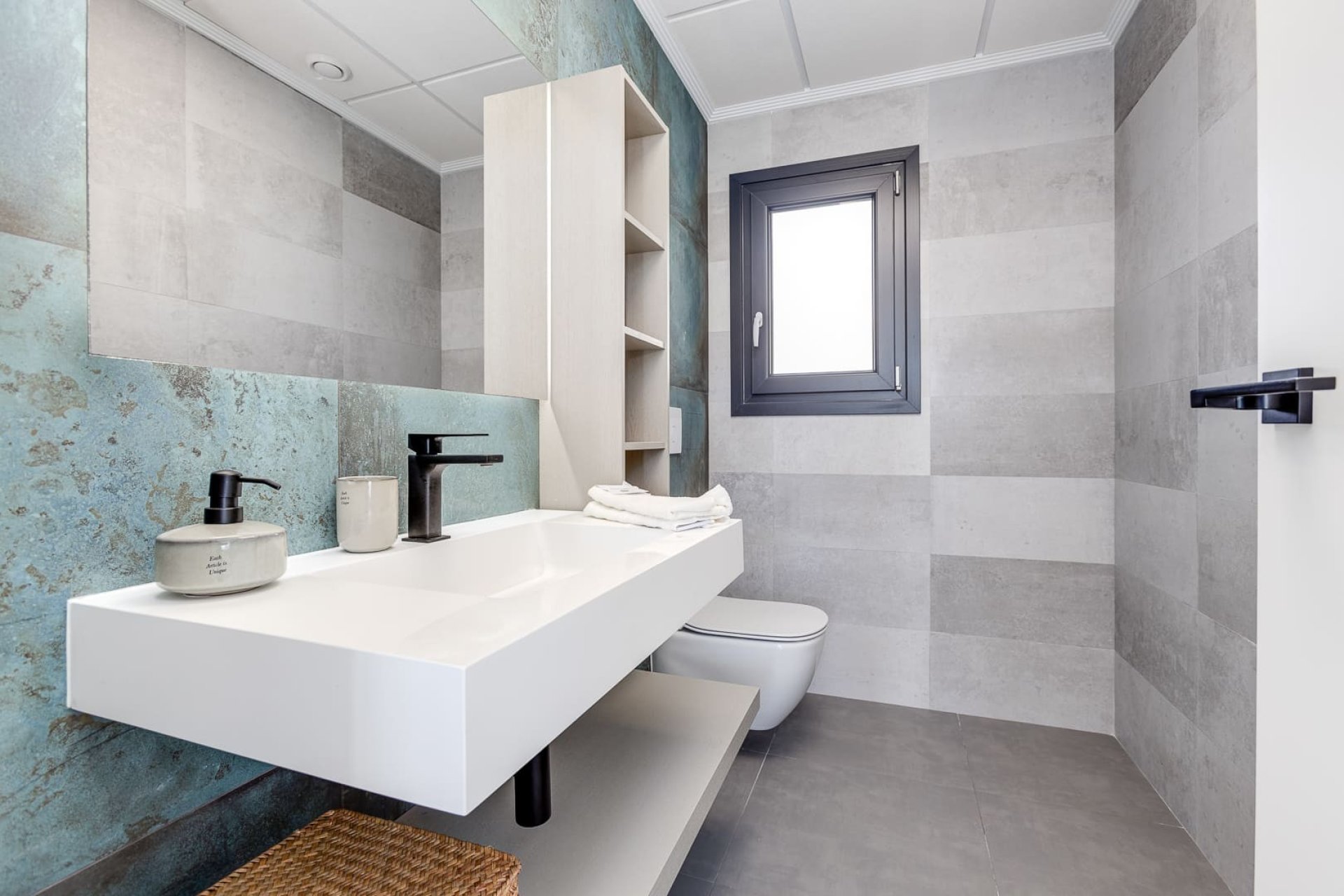 Baño - Chalet Independiente en Primera Línea de Mar, La Mata, Torrevieja, Alicante (Costa Blanca Sur)