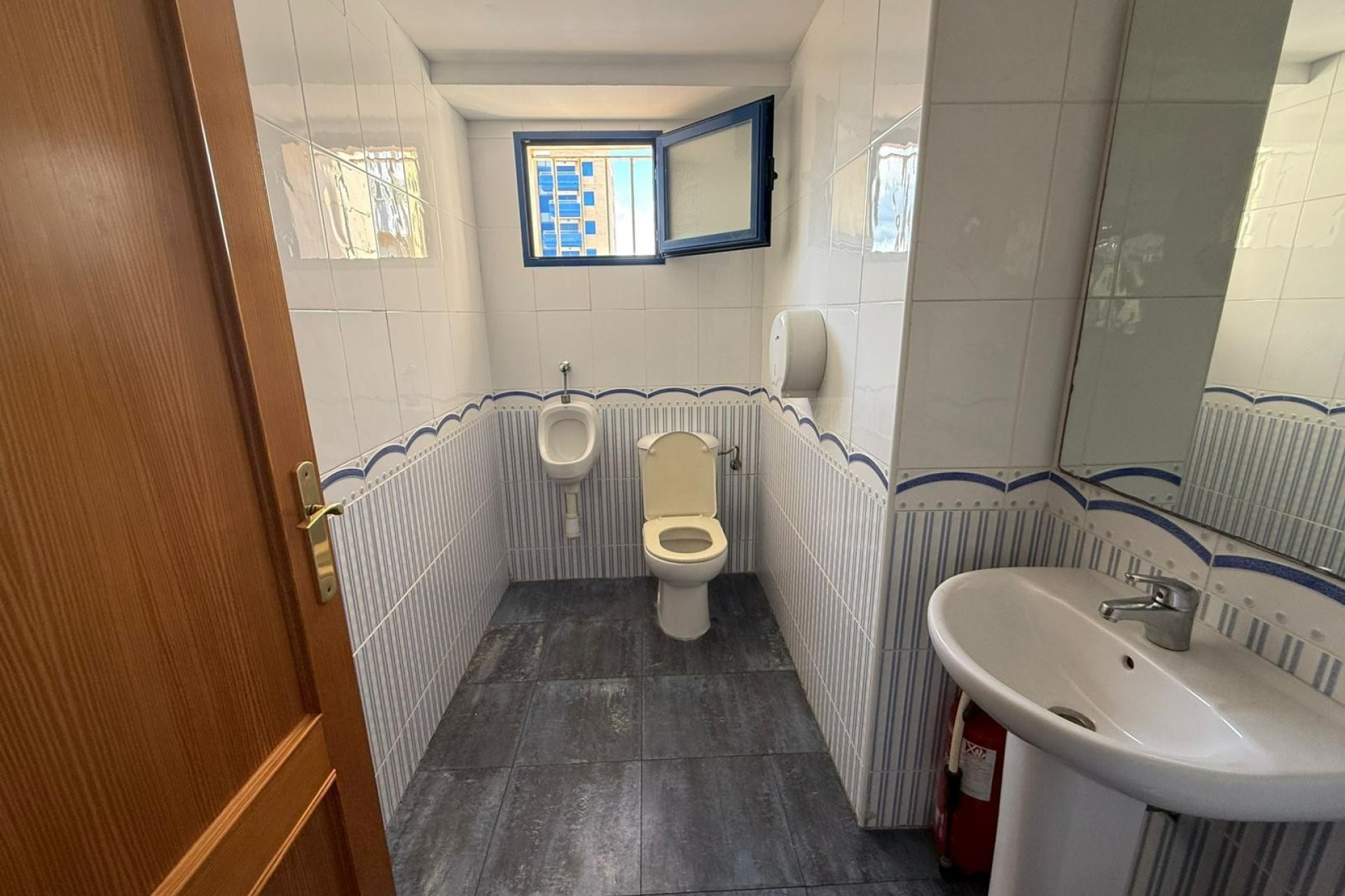 baño - Local en venta en Dénia cerca del mar 