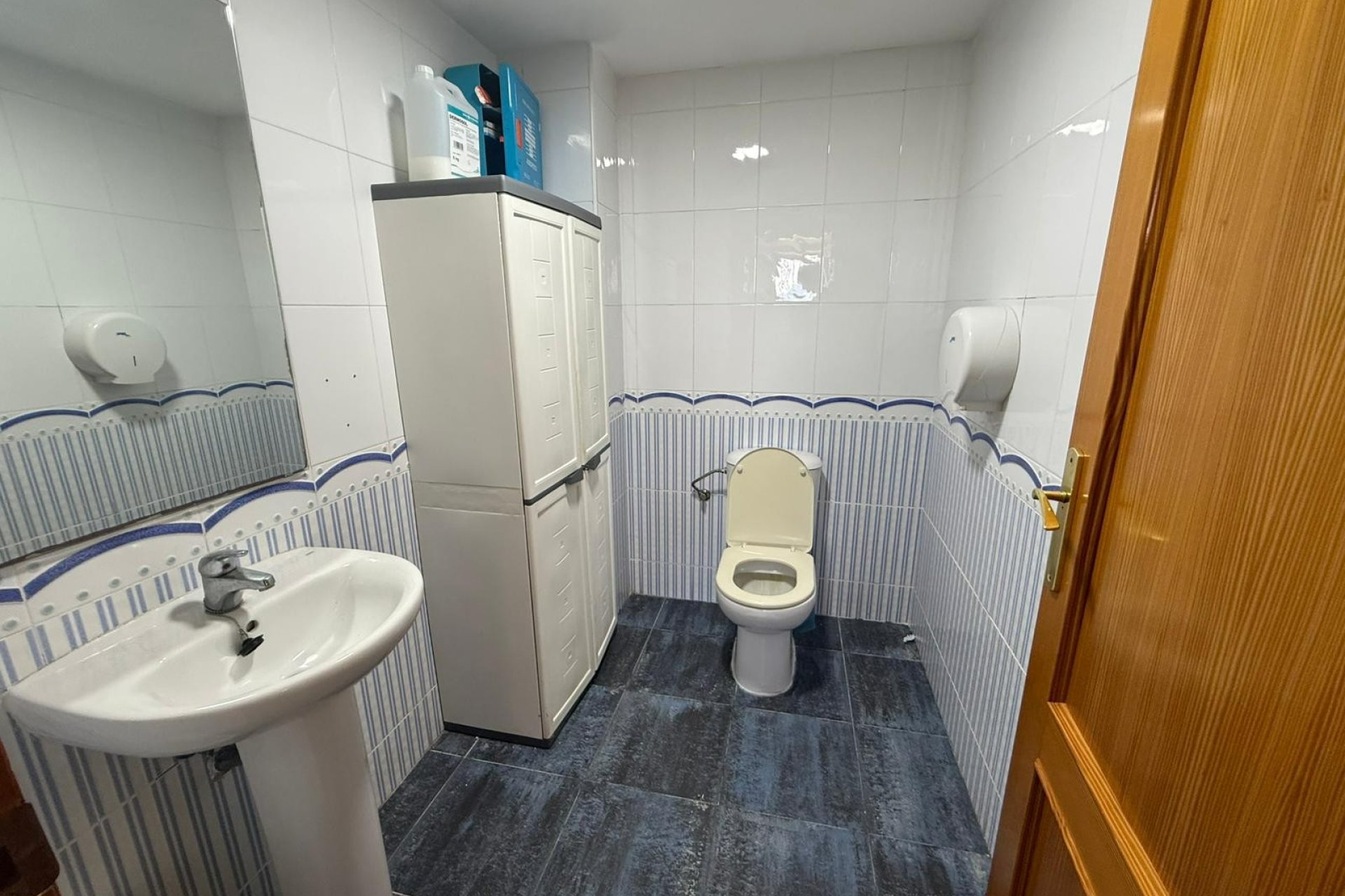 baño - Local en venta en Dénia cerca del mar 