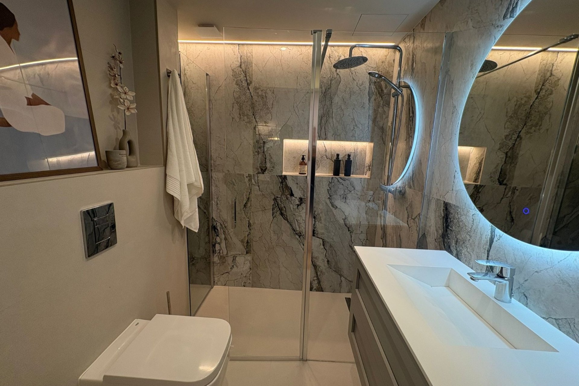 Baño - Piso reformado a estrenar a 100 m de la playa de El Albir | Vistas al mar | Parking comunitario (Costa Blanca)