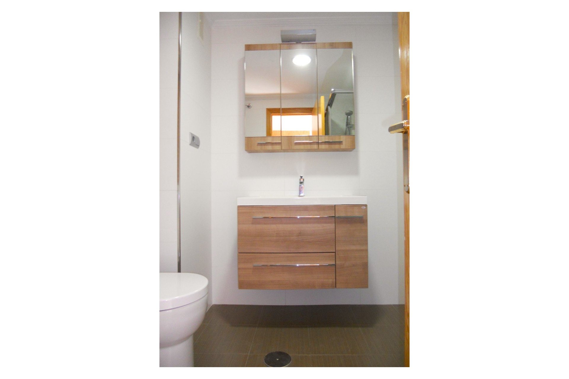 Bathroom - Bright Apartment with Swimming Pool in Villajoyosa – Costa Blanca