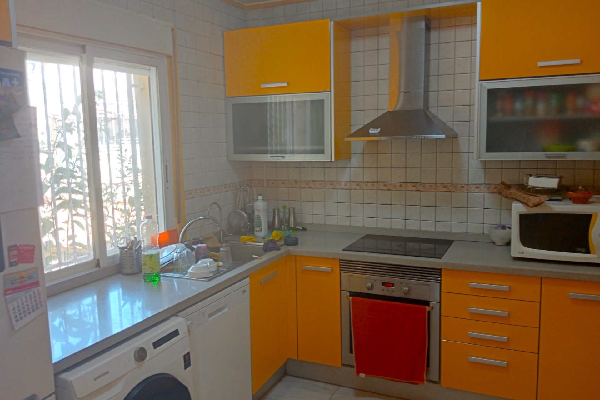 Cocina - Encantador chalet en venta independiente en esquina con vistas al mar y la montaña – Polop (Costa Blanca)