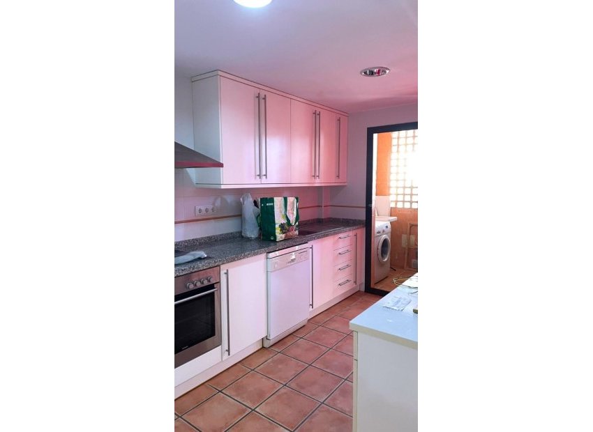 Cocina - Encantadora Casa tipo Bungalow en Urbanización Privada – Sierra Cortina (Finestrat, Costa Blanca)