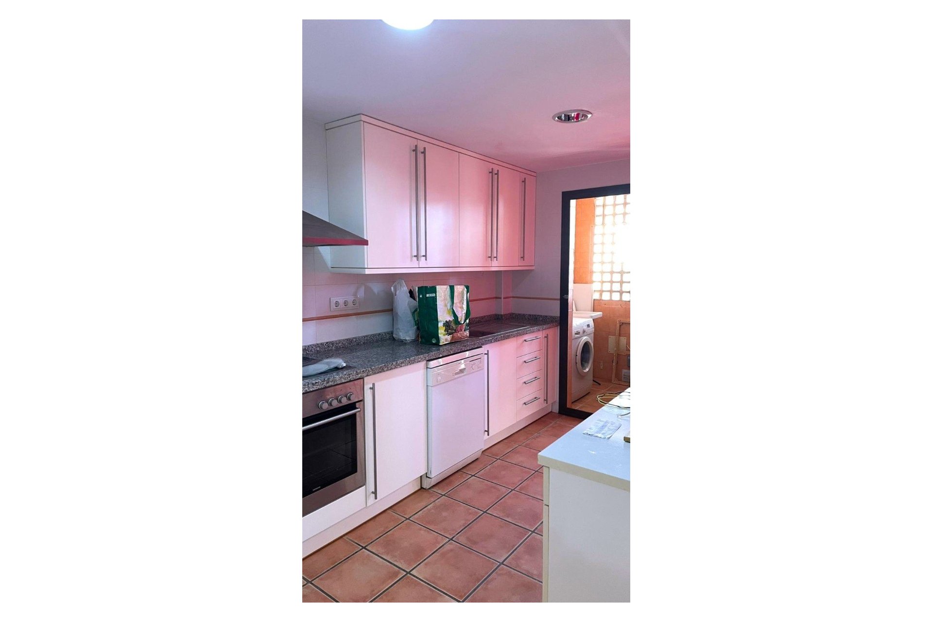 Cocina - Encantadora Casa tipo Bungalow en Urbanización Privada – Sierra Cortina (Finestrat, Costa Blanca)