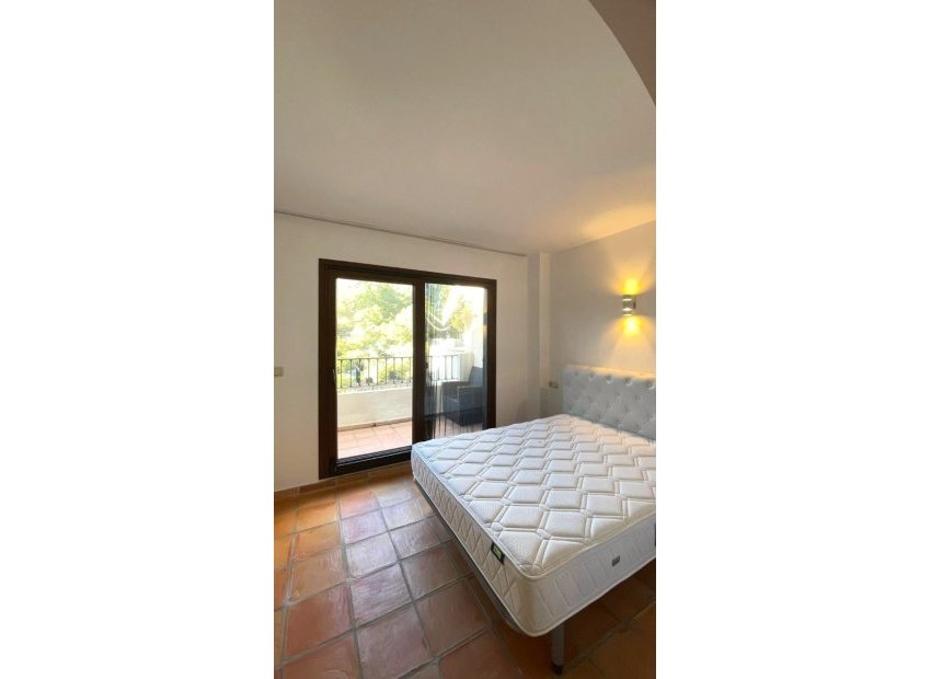 Cocina - Encantadora Casa tipo Bungalow en Urbanización Privada – Sierra Cortina (Finestrat, Costa Blanca)