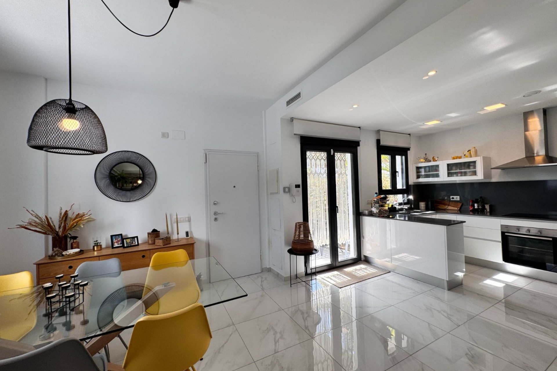 Dining/kitchen - Cozy two-story townhouse with solarium, sea views, and communal pool (Costa Blanca – Polop)