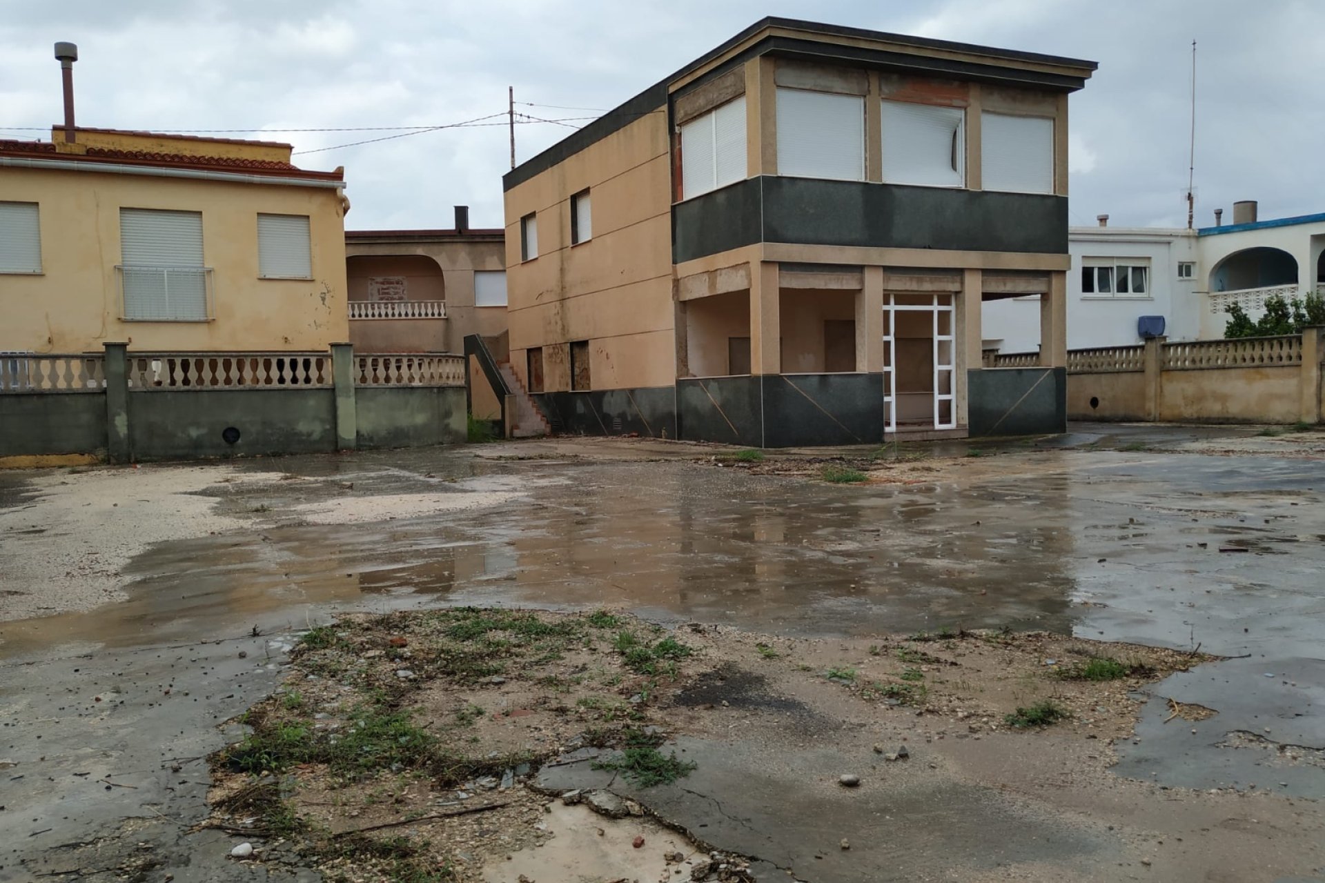 Edificio - Lote de solares con edificación (La safor - Costa blanca)