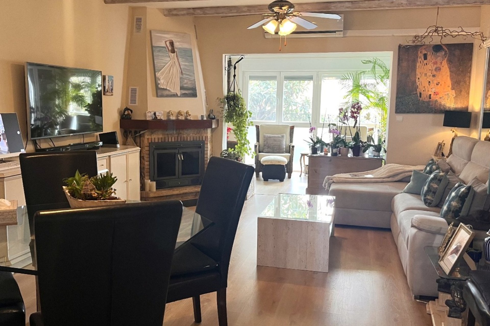 EN VENTA ADOSADO  DE UNA PLANTA CON VISTA AL MAR Y MONTAÑA