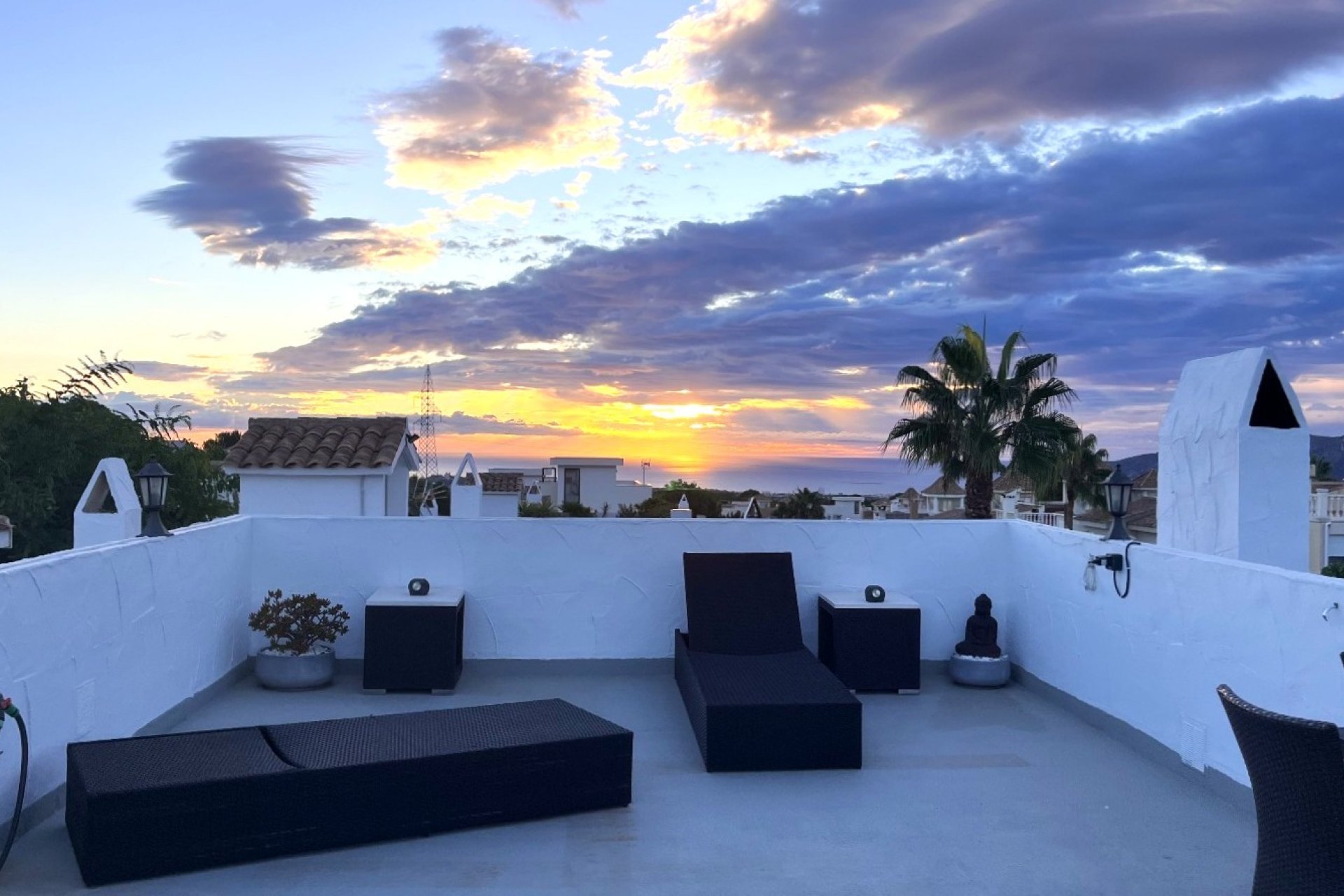 EN VENTA ADOSADO  DE UNA PLANTA CON VISTA AL MAR Y MONTAÑA