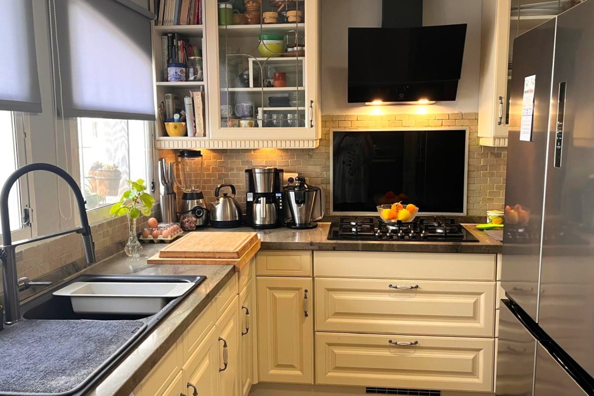 EN VENTA ADOSADO  DE UNA PLANTA CON VISTA AL MAR Y MONTAÑA