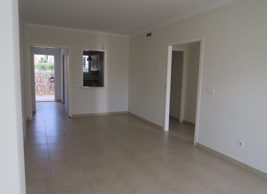 ENTRADA - Apartamento en venta en Jesús Pobre, ubicado en una urbanización con piscina.