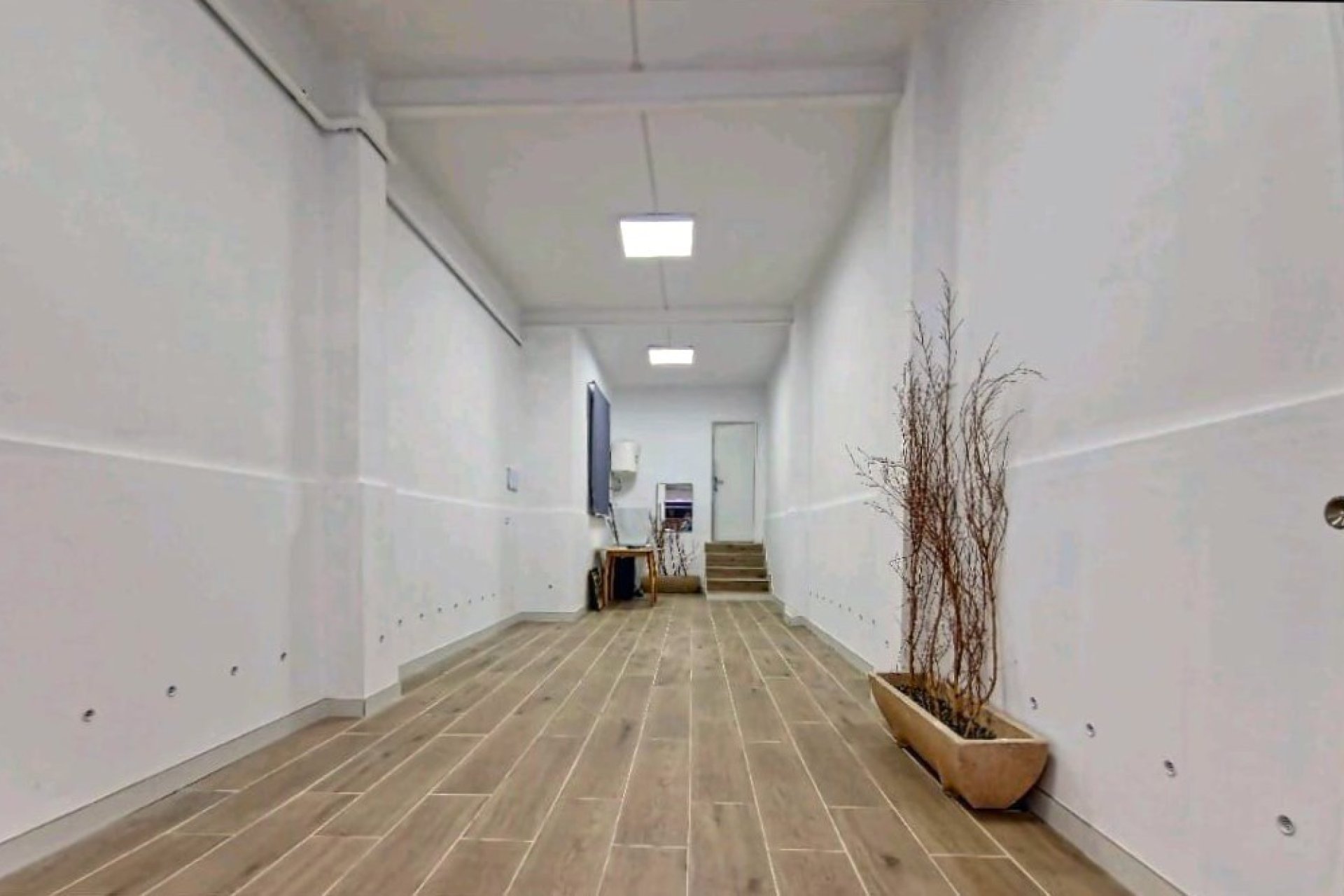 Entrada - Local comercial en venta en La Frontera (Petrer) - Costa Blanca