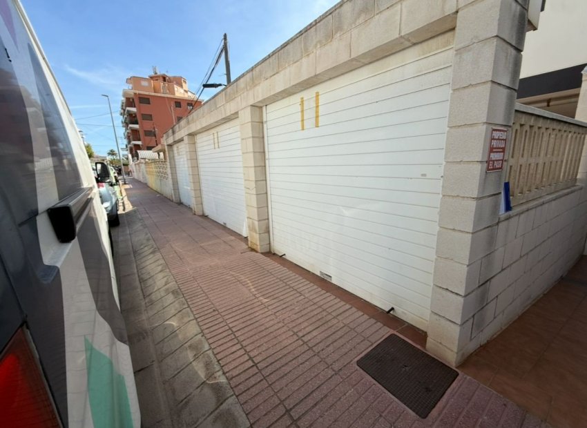 ENTRADA - PLAZAS DE GARAJE EN VENTA EN PILES CERCA DEL MAR
