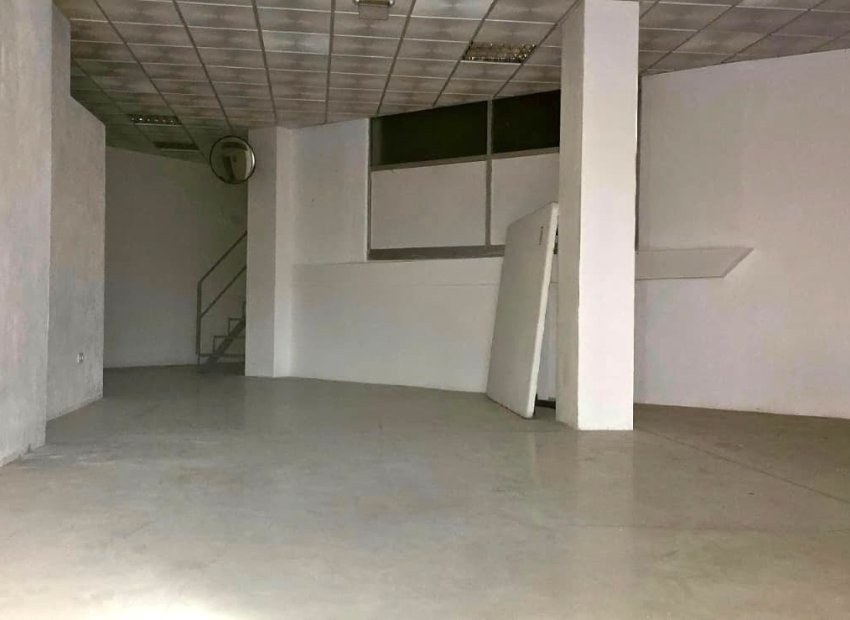 Estancia - Local en venta en La Nucia - (Costa Blanca - Alicante)