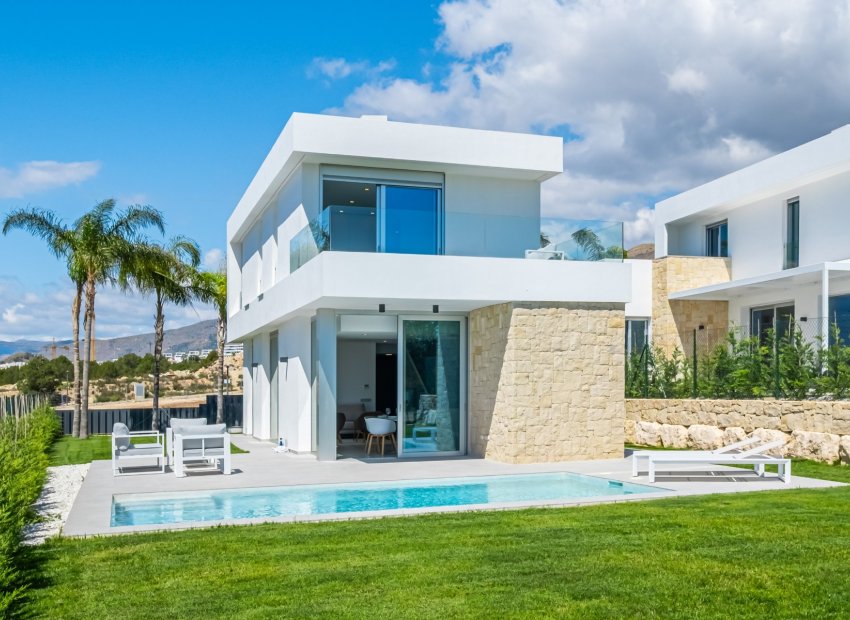 Exterior - Luxury Villa Between Sea and Mountains in Sierra Cortina (Finestrat – Costa Blanca)