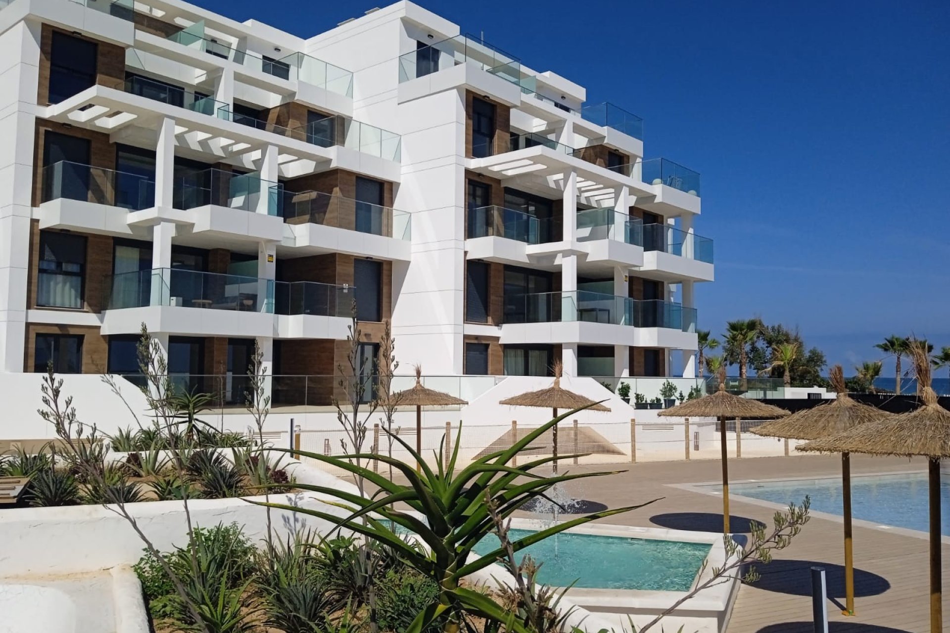 Facade - Beachfront apartment in Denia (North Costa Blanca)