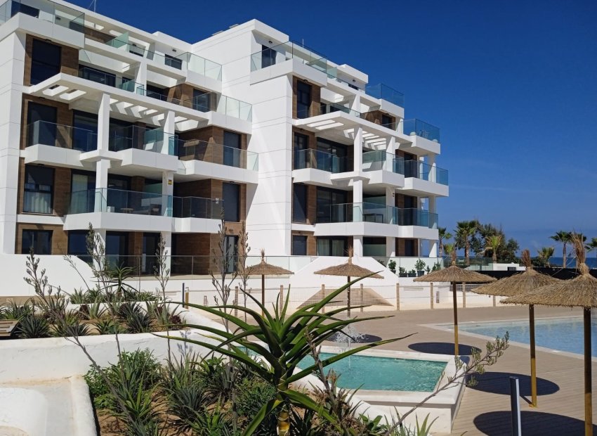 Facade - Beachfront apartment in Denia (North Costa Blanca)