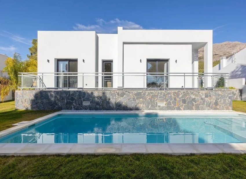 Facade - Villa in Altea (Alicante - Costa Blanca)