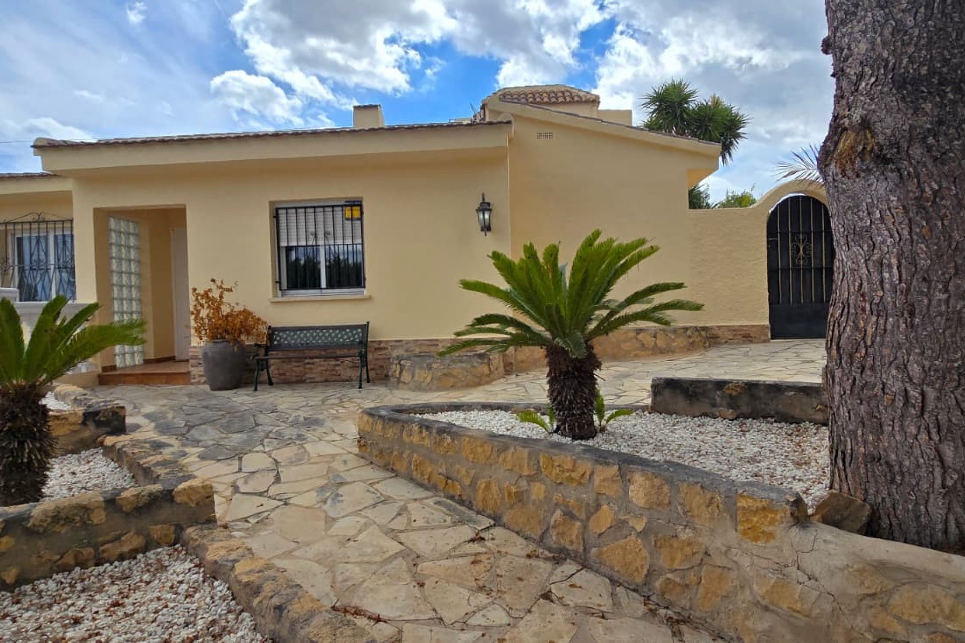 Fachada - Chalet en venta en La Nucia - (Costa Blanca - Alicante)