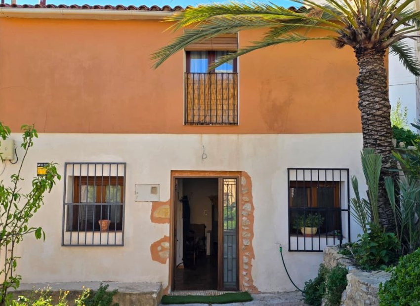 Fasada - Dom wolnostojący na sprzedaż w Callosa d’en Sarrià (Costa Blanca)