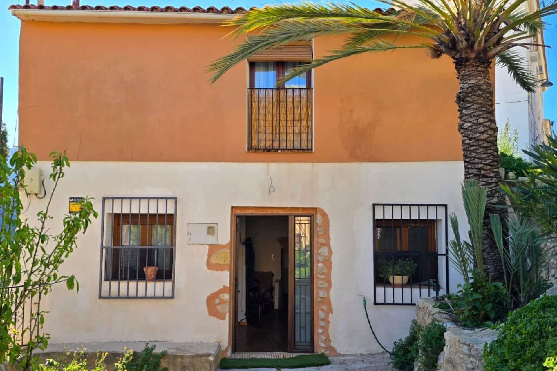 Fasada - Dom wolnostojący na sprzedaż w Callosa d’en Sarrià (Costa Blanca)