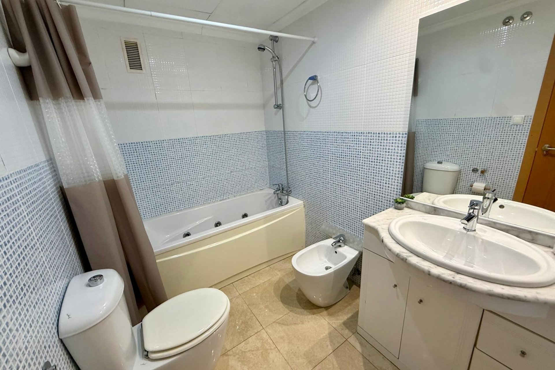 Herverkoop - Appartement / flat -
Denia - Center