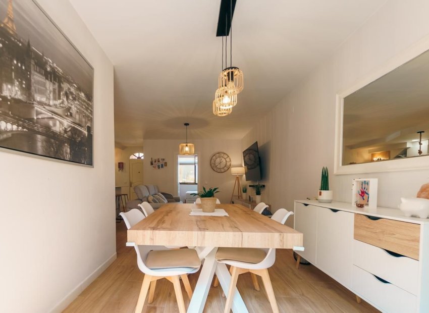 Herverkoop - Appartement / flat -
