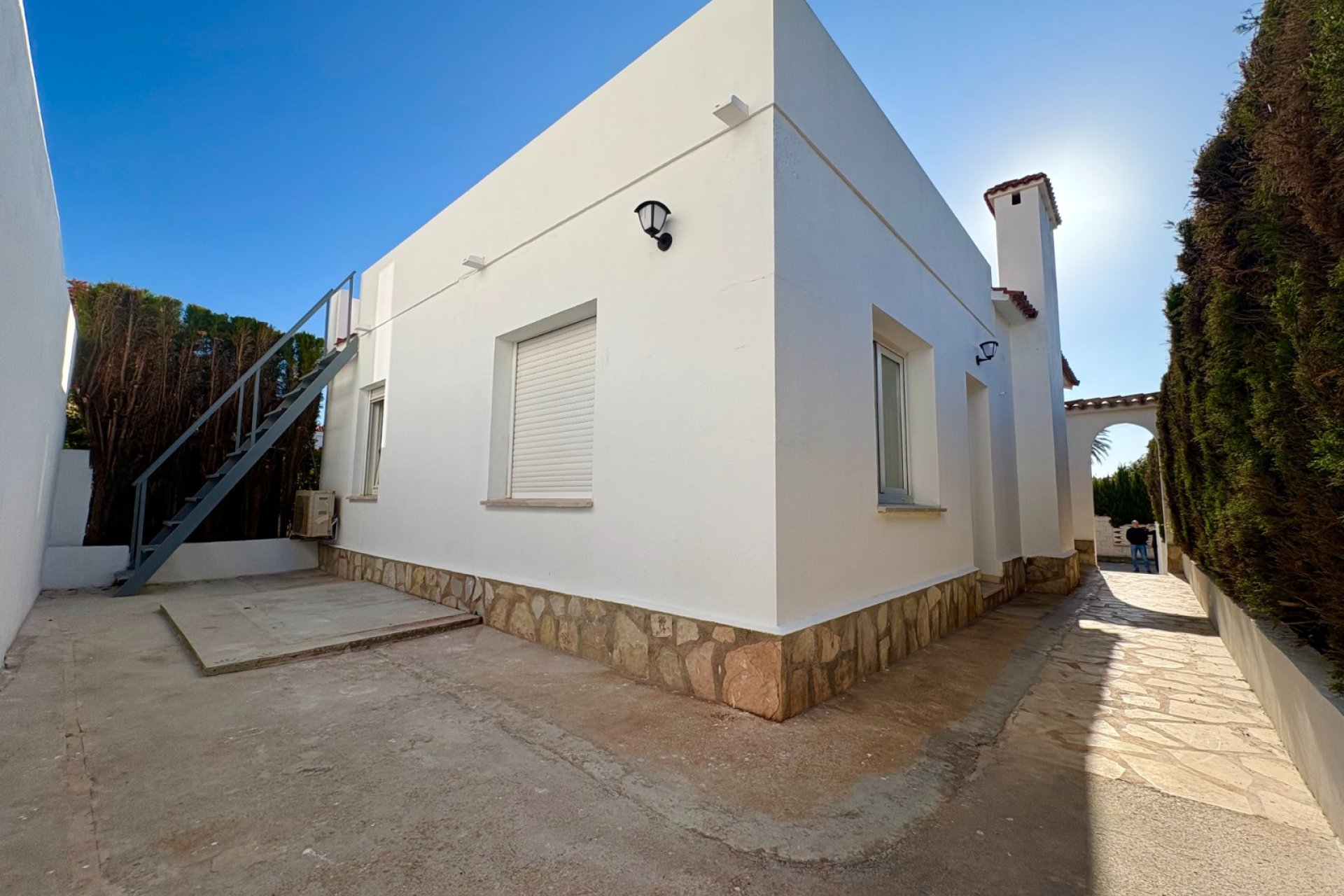 Herverkoop - Herenhuis -
Denia - Les Marines - Las Marinas