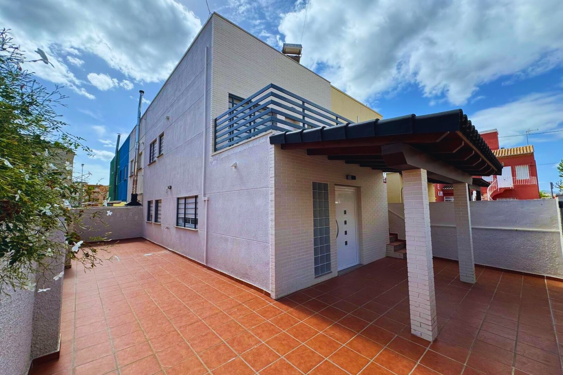 Herverkoop - Herenhuis -
