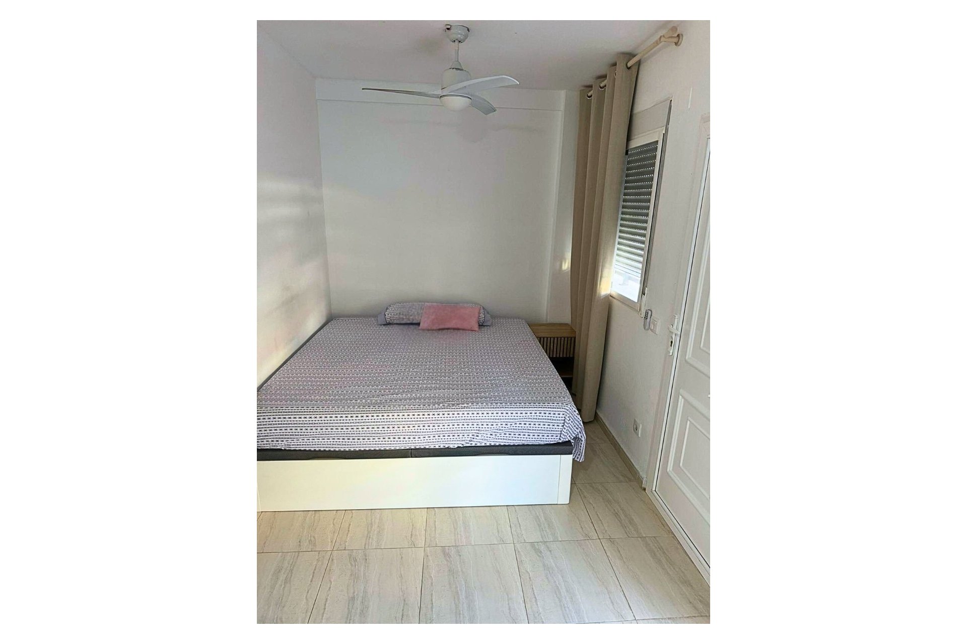 Herverkoop - Herenhuis -
