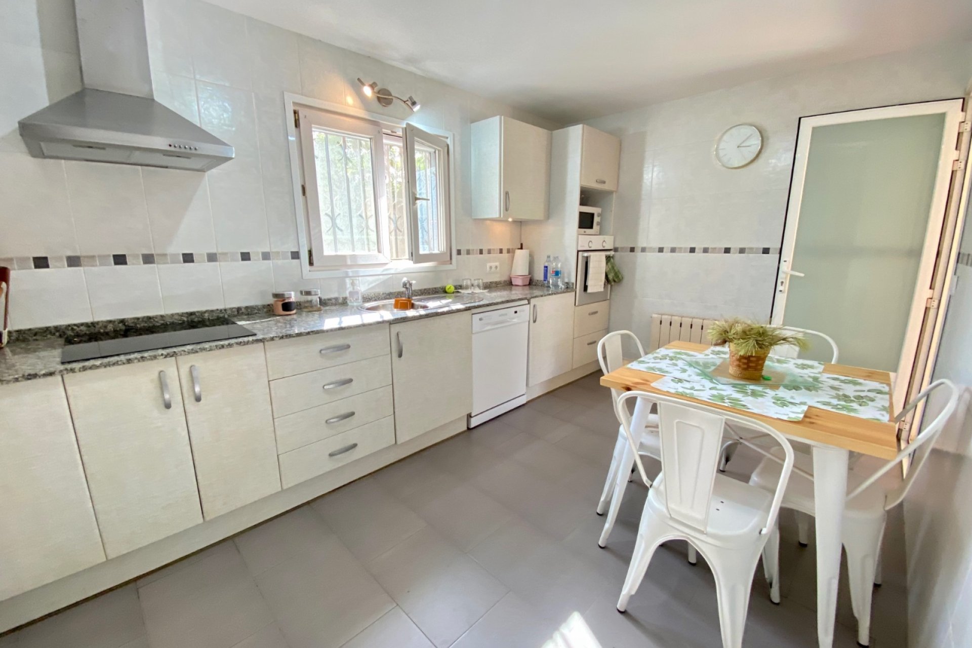 Herverkoop -  -
Jávea - Partides comunes - Adsubia