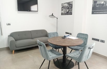  - Herverkoop -
            La Nucía - 170-25