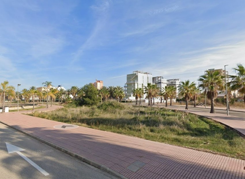 Herverkoop - Perceel / Grond -
