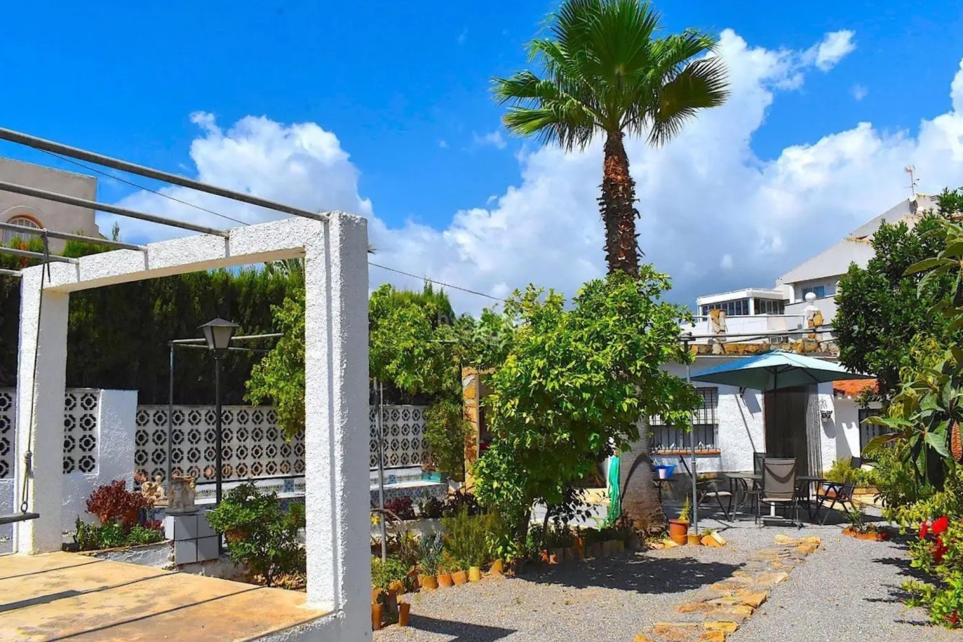 Herverkoop - Vrijstaande woning -
