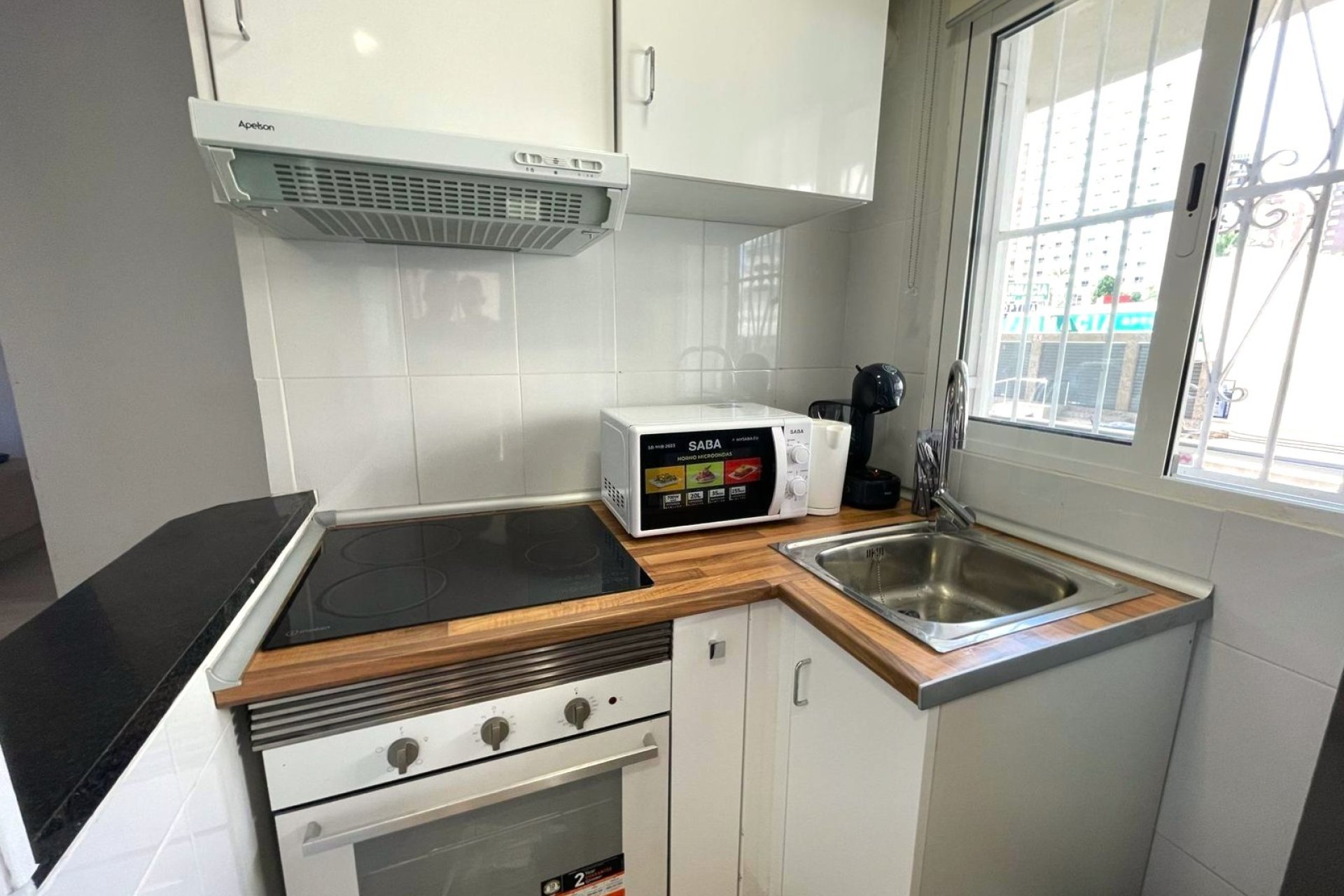 Kitchen - Ideal Investment Apartment in the Heart of Benidorm (Costa Blanca)