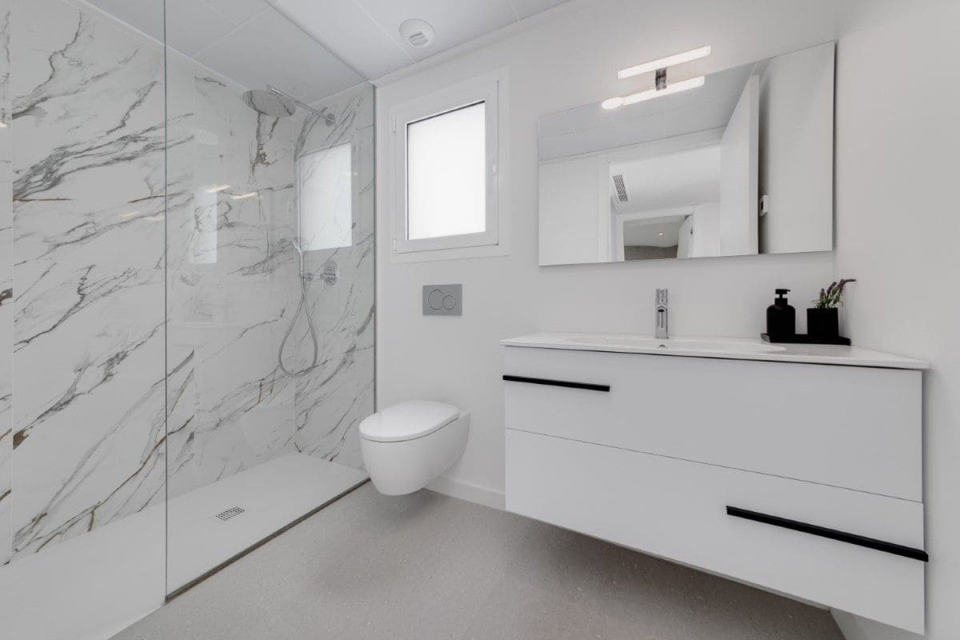 Lazienka - Wille jednorodzinne w „El Dorado Country Club”, Mutxamel, Alicante (Costa Blanca)