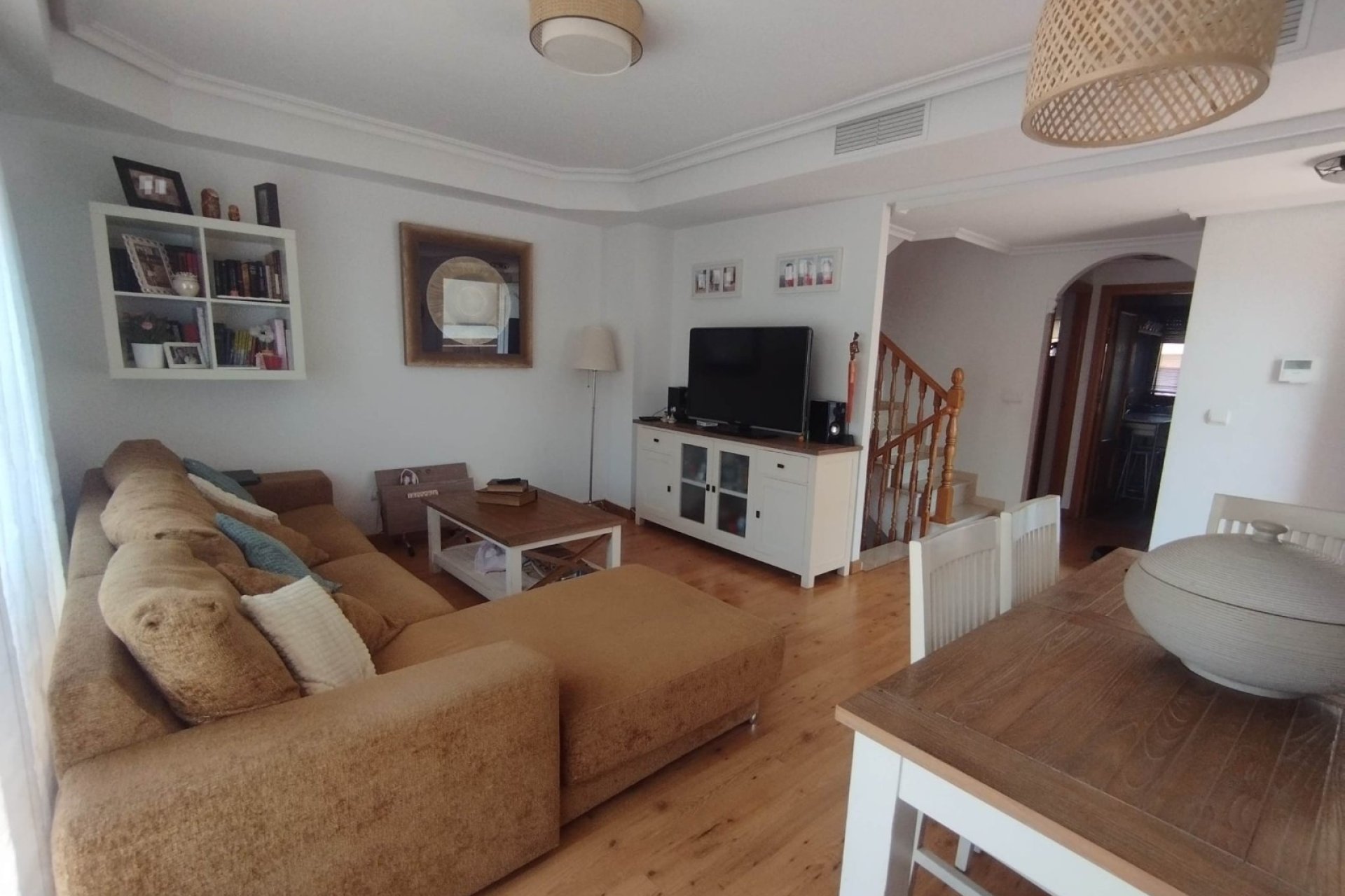 Living room - Charming Villa for Sale – Light and Tranquility in One Home in La Nucía (Costa Blanca)