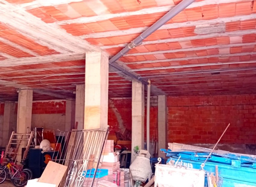 Local - Oportunidad única de inversión en La Nucía – Local en bruto de 280 m² en venta en La Nucia (Costa Blanca)