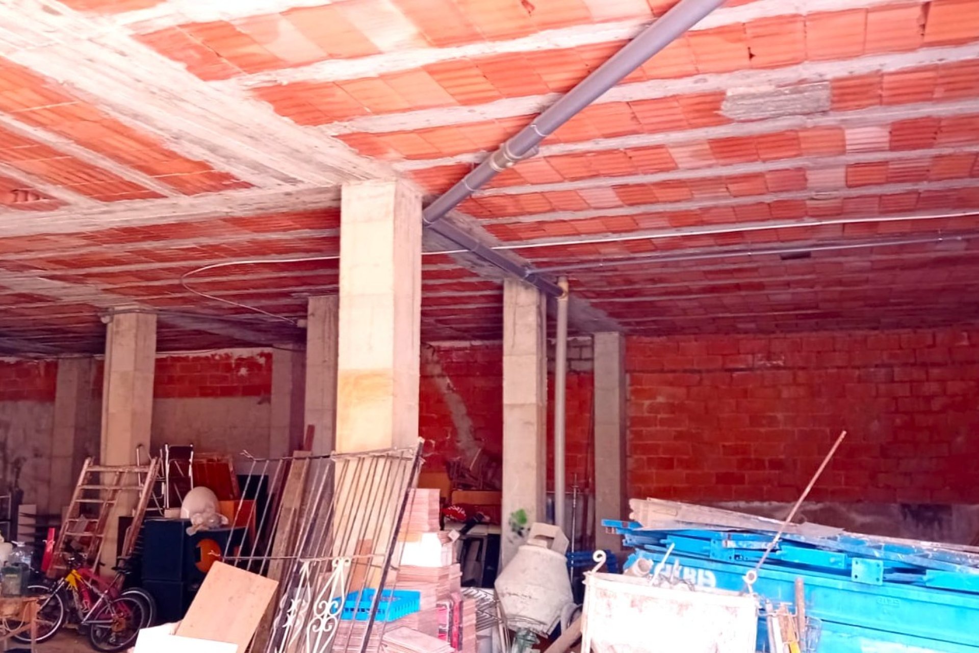 Local - Oportunidad única de inversión en La Nucía – Local en bruto de 280 m² en venta en La Nucia (Costa Blanca)