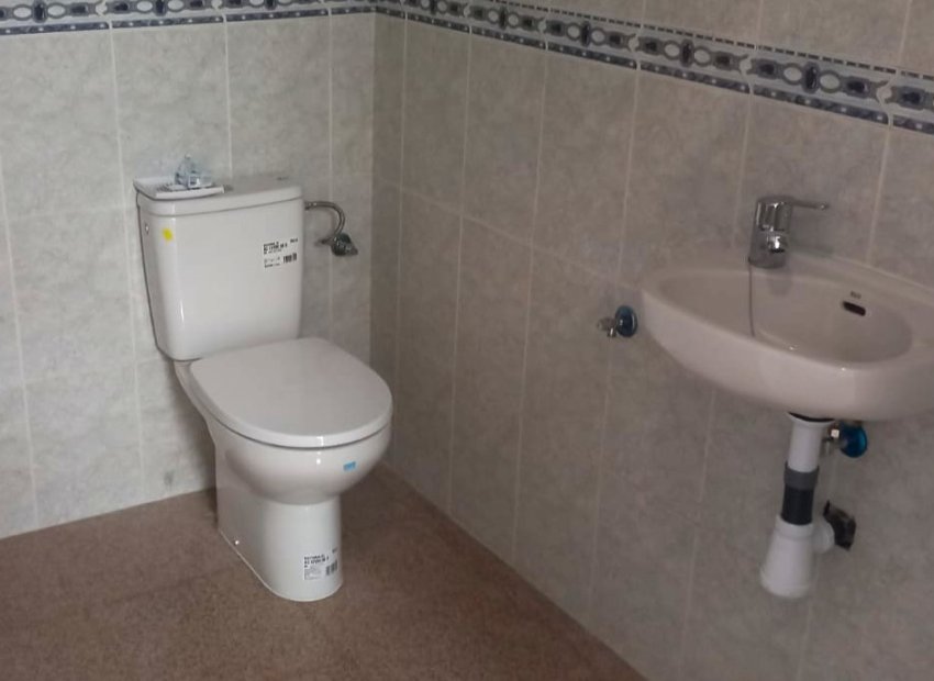 LOCAL REFORMADO EN ALQUILER EN CALLOSA