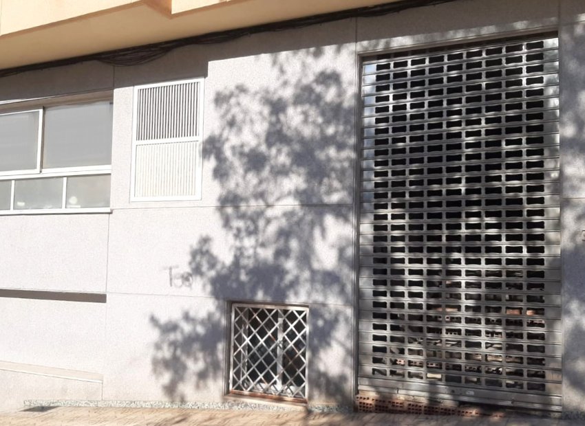 LOCAL REFORMADO EN ALQUILER EN CALLOSA