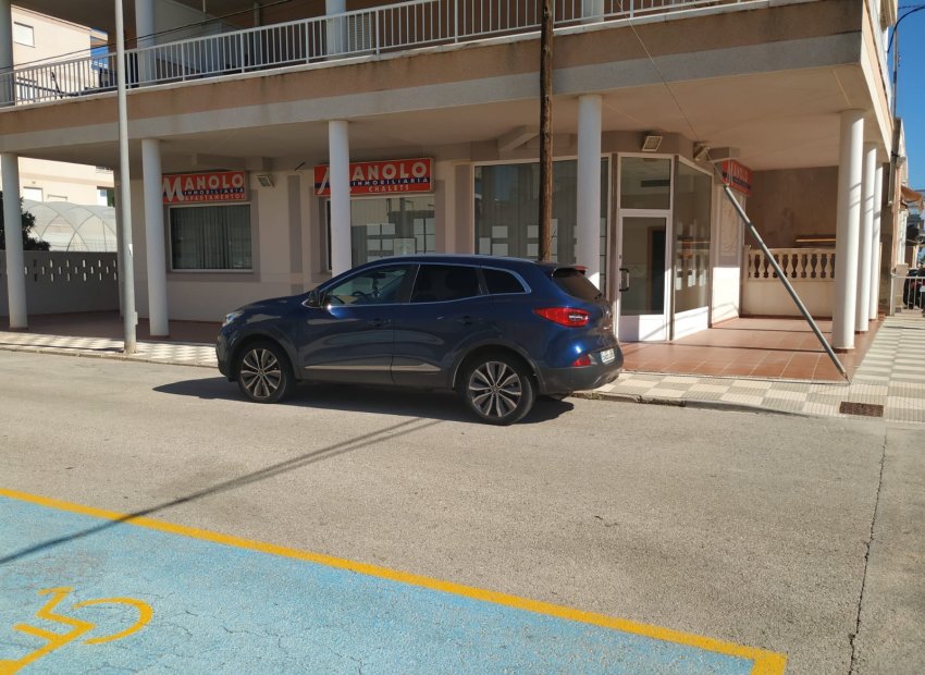 Lokal - Lokal z tarasem na Plaży Bellreguard (Costa Blanca - Hiszpania)