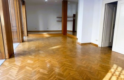 Lokal  - Odsprzedaż / Rynek wtórny -
            Denia - 59-25