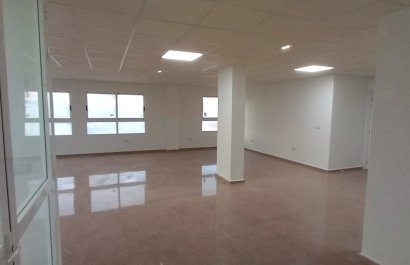 Lokal  - Wynajem długoterminowy -
            Callosa De Ensarrià - 202-25