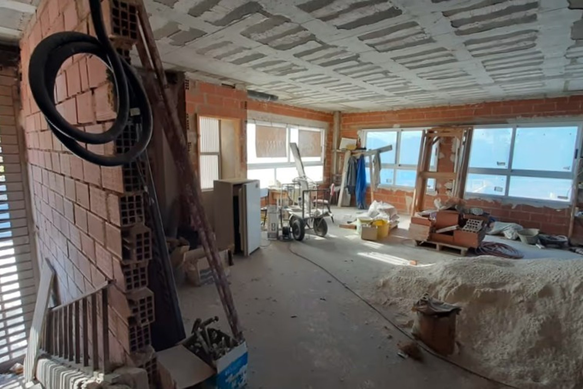 Long Term Rental - Local  -
Callosa De Ensarrià