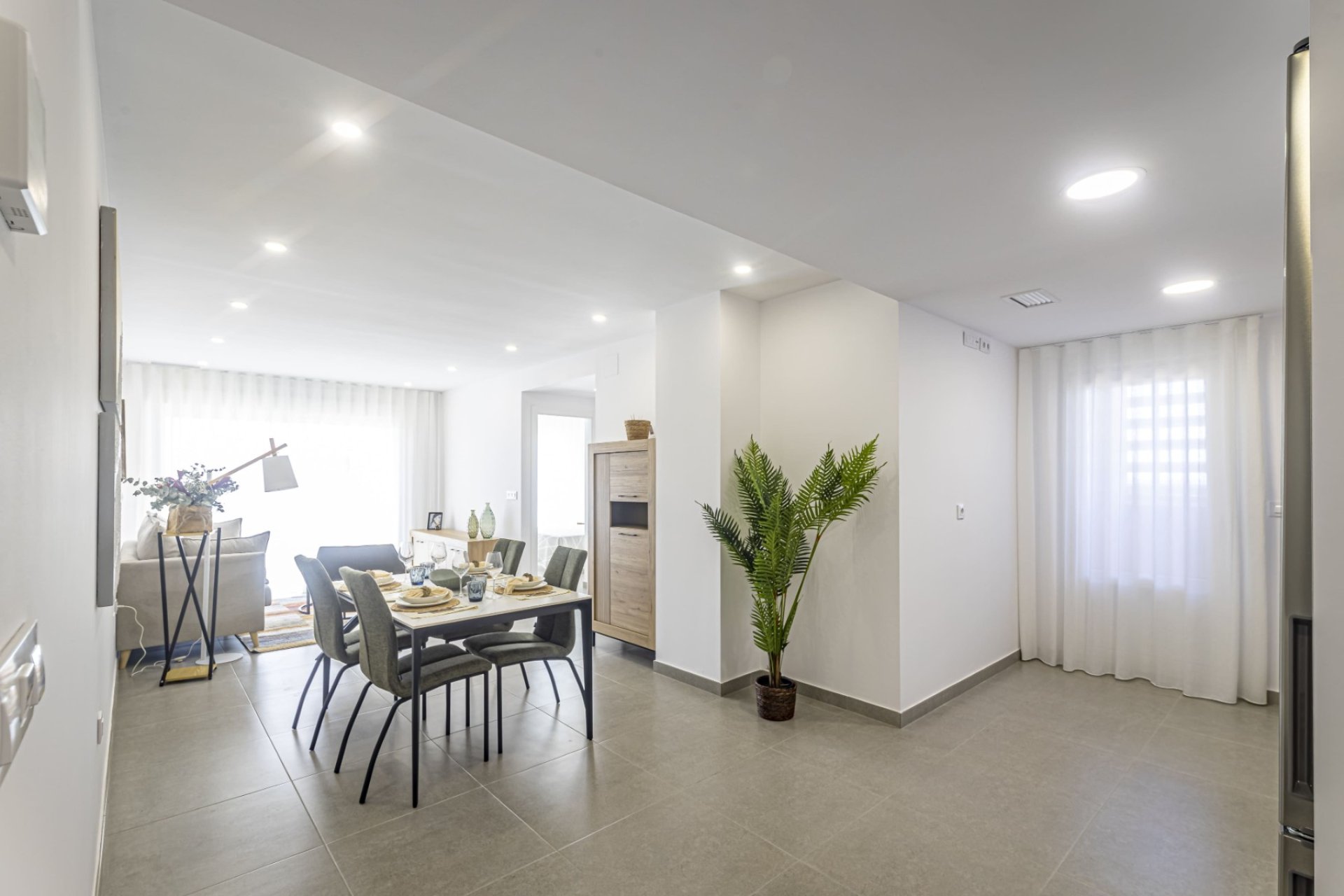 Neue Gebäude - Duplex -

