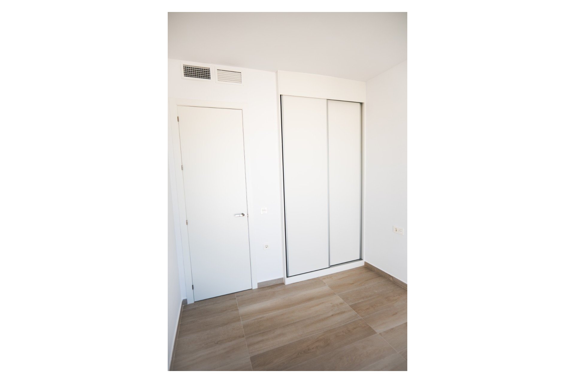 Neue Gebäude -  -
Polop